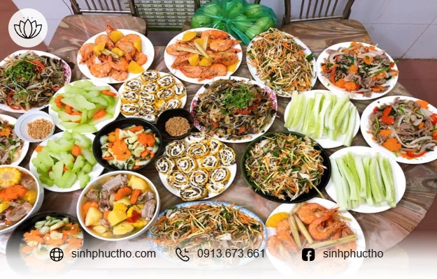 Mâm cơm cúng truyền thống - đại diện cho lòng thành