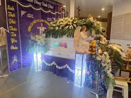 Trang phục và lễ nghi trong tang lễ Công Giáo